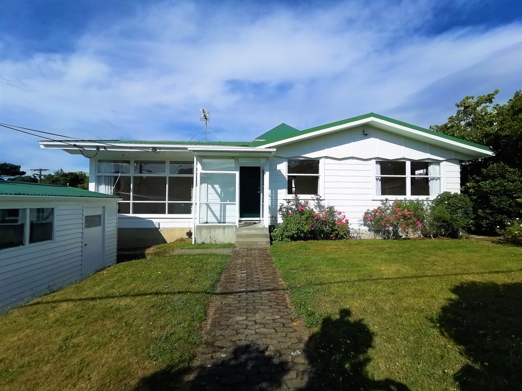 99 Beazley Avenue, Paparangi, Wellington - Carousel 1