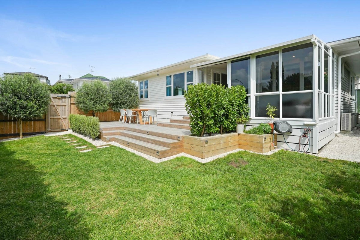 3 Wood Avenue, Howick, Auckland - Carousel 1
