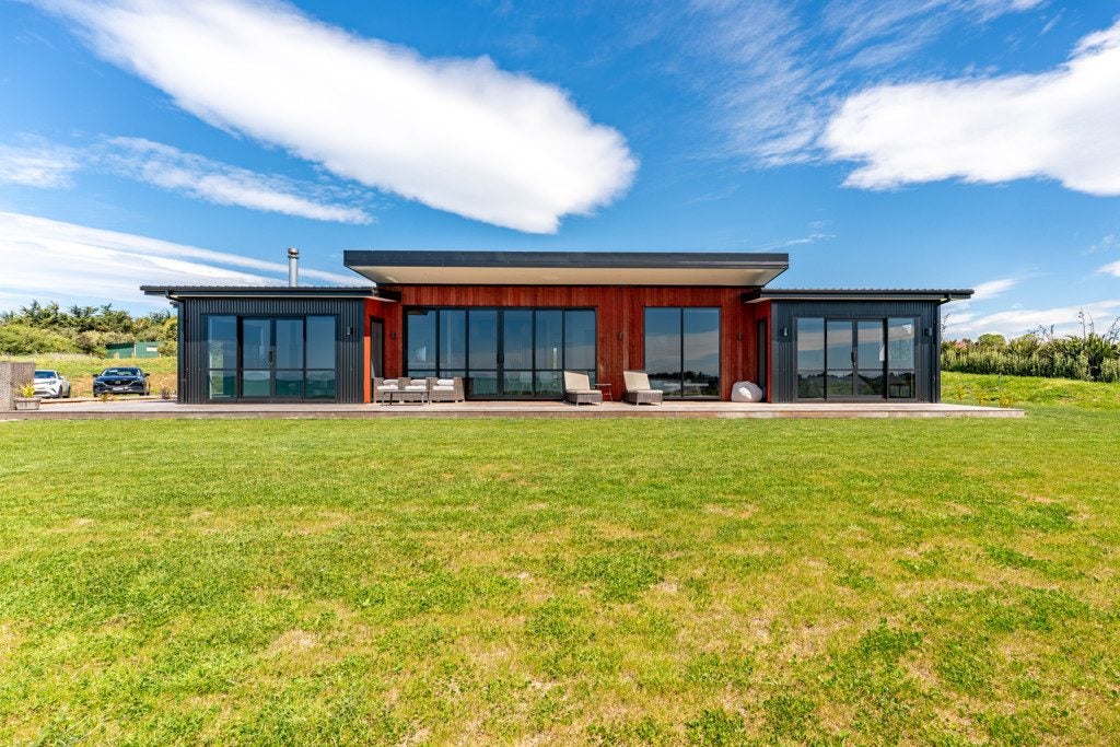 35 Parade, Scarborough, Timaru - Carousel 1