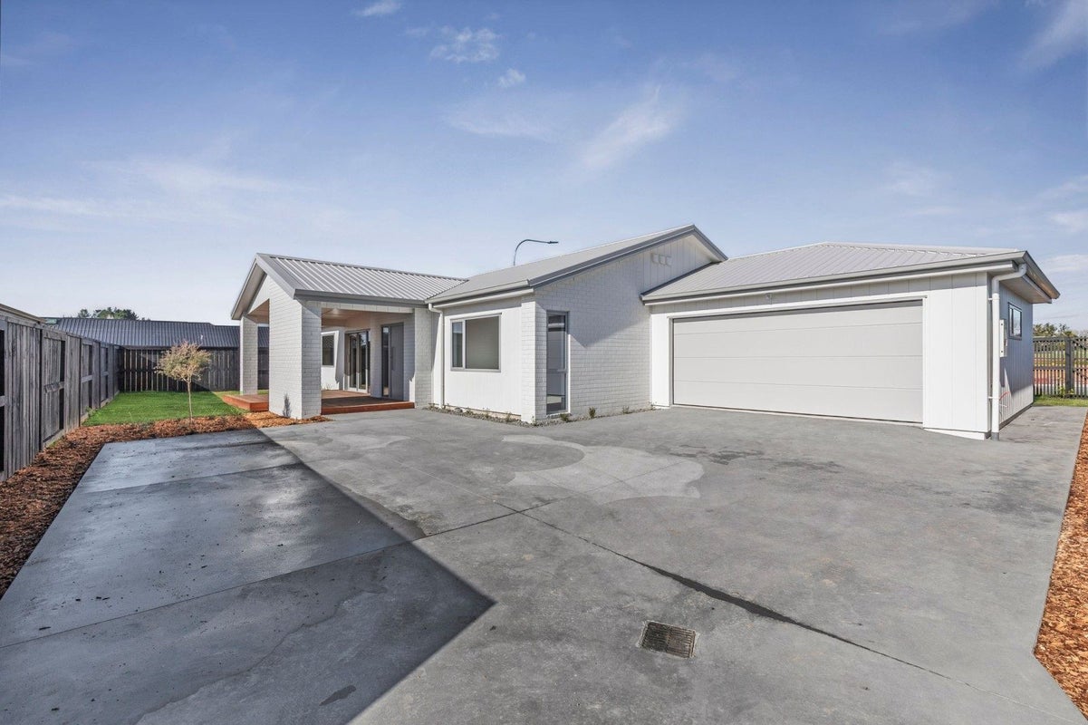 4 Whakahaumako Road, Leamington, Cambridge - Carousel 21