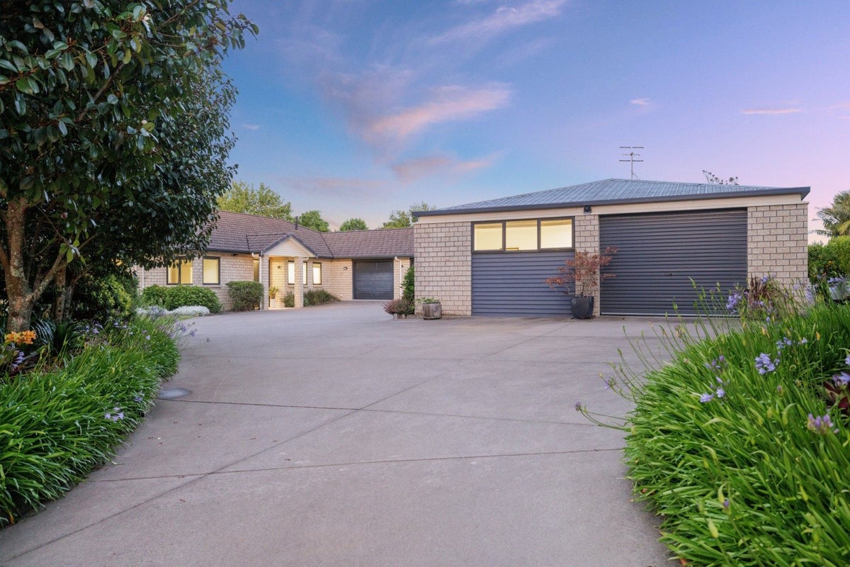 6 Jason Place, Pyes Pa, Tauranga - Carousel 2