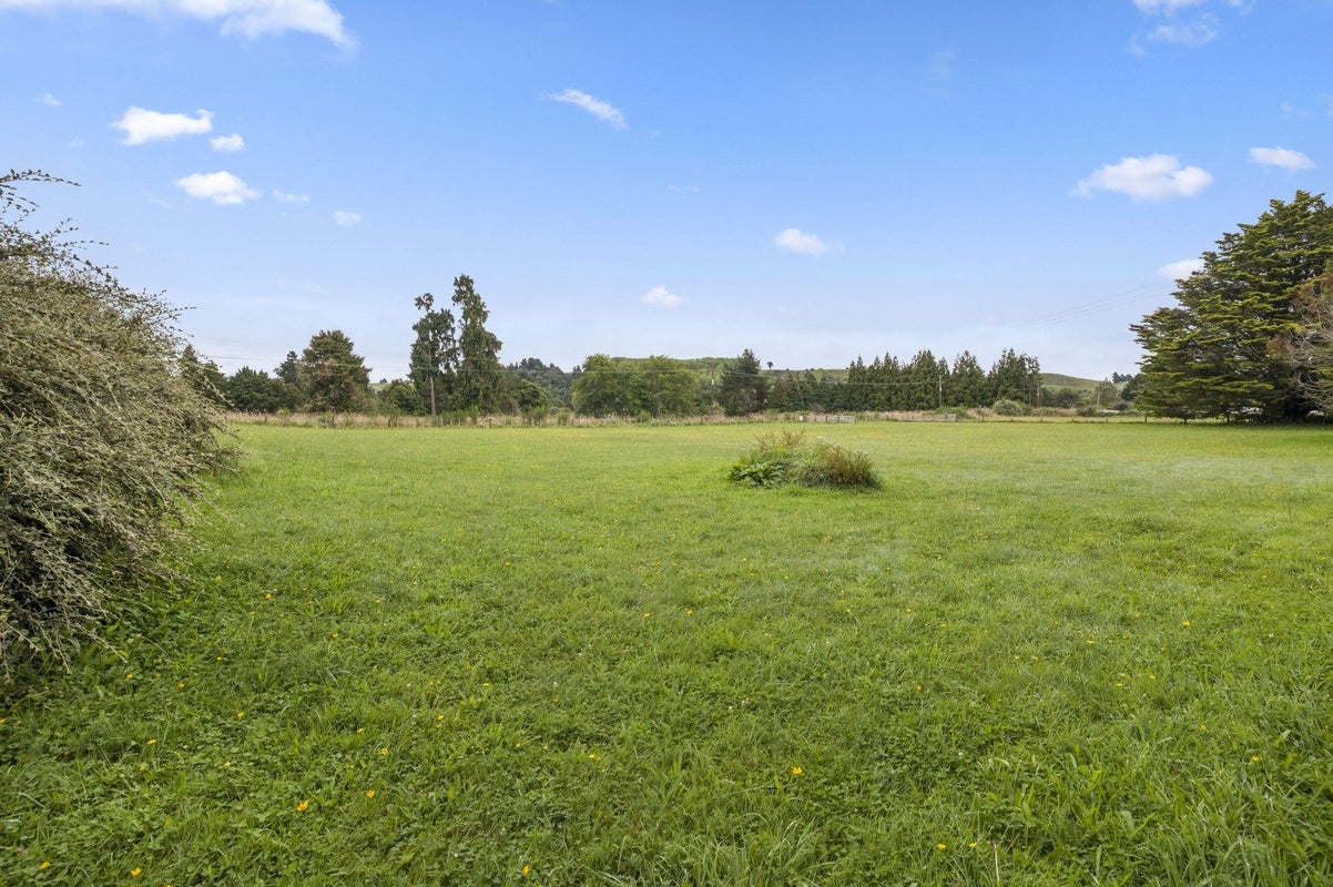 23 Tio Street, Kakahi - Carousel 21