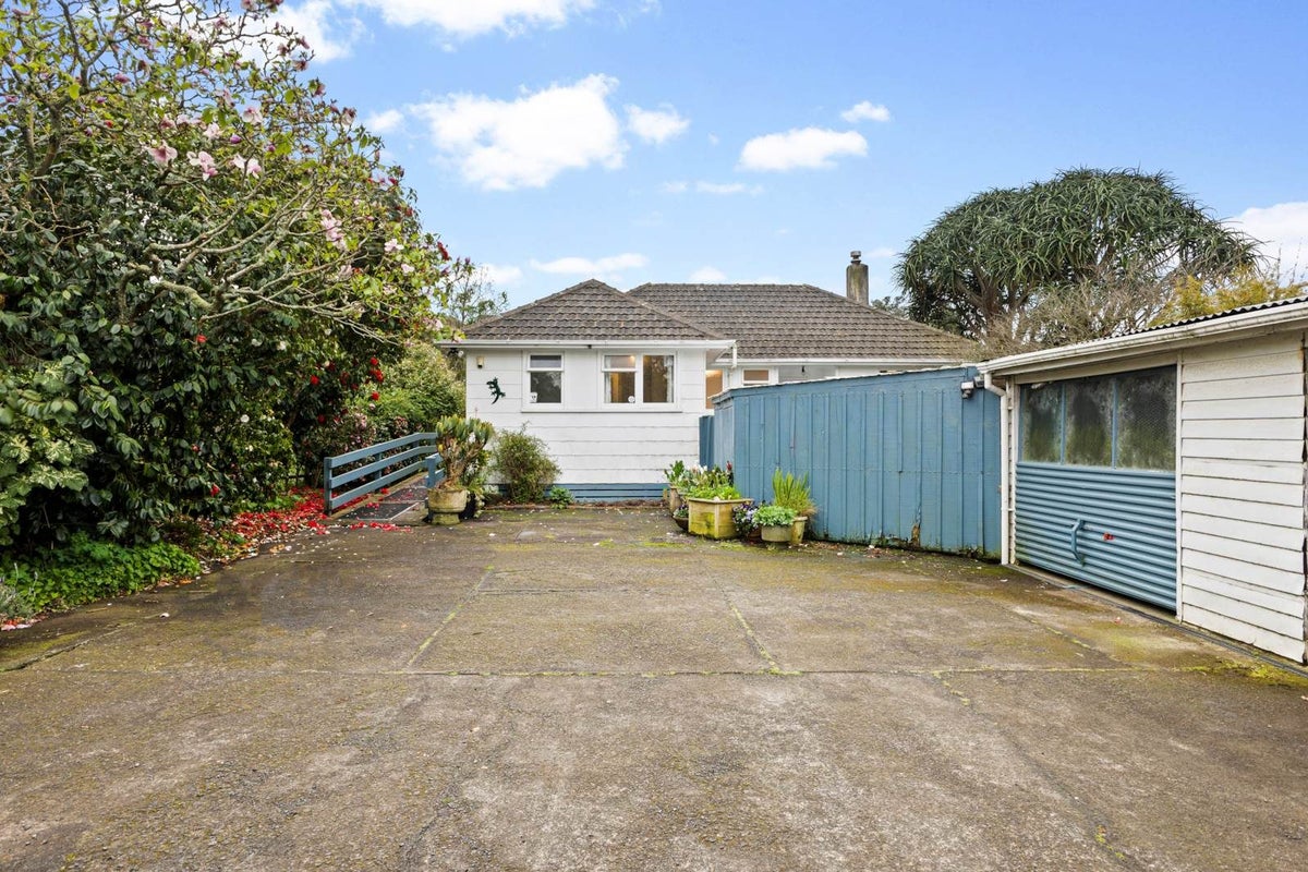 65 Middlemore Crescent, Papatoetoe, Manukau City, Auckland - Carousel 2