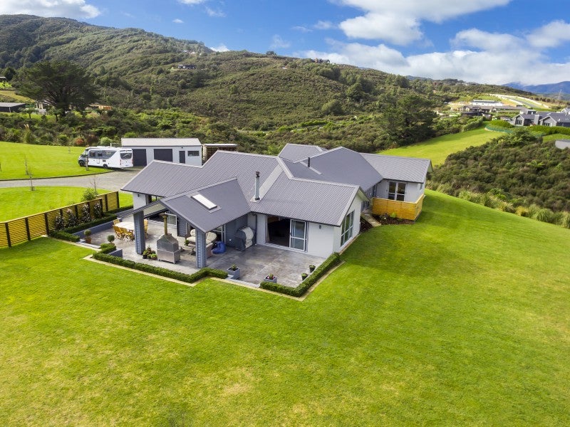 33A Kenneth Gillies Way, Birchville, Upper Hutt - Carousel 1