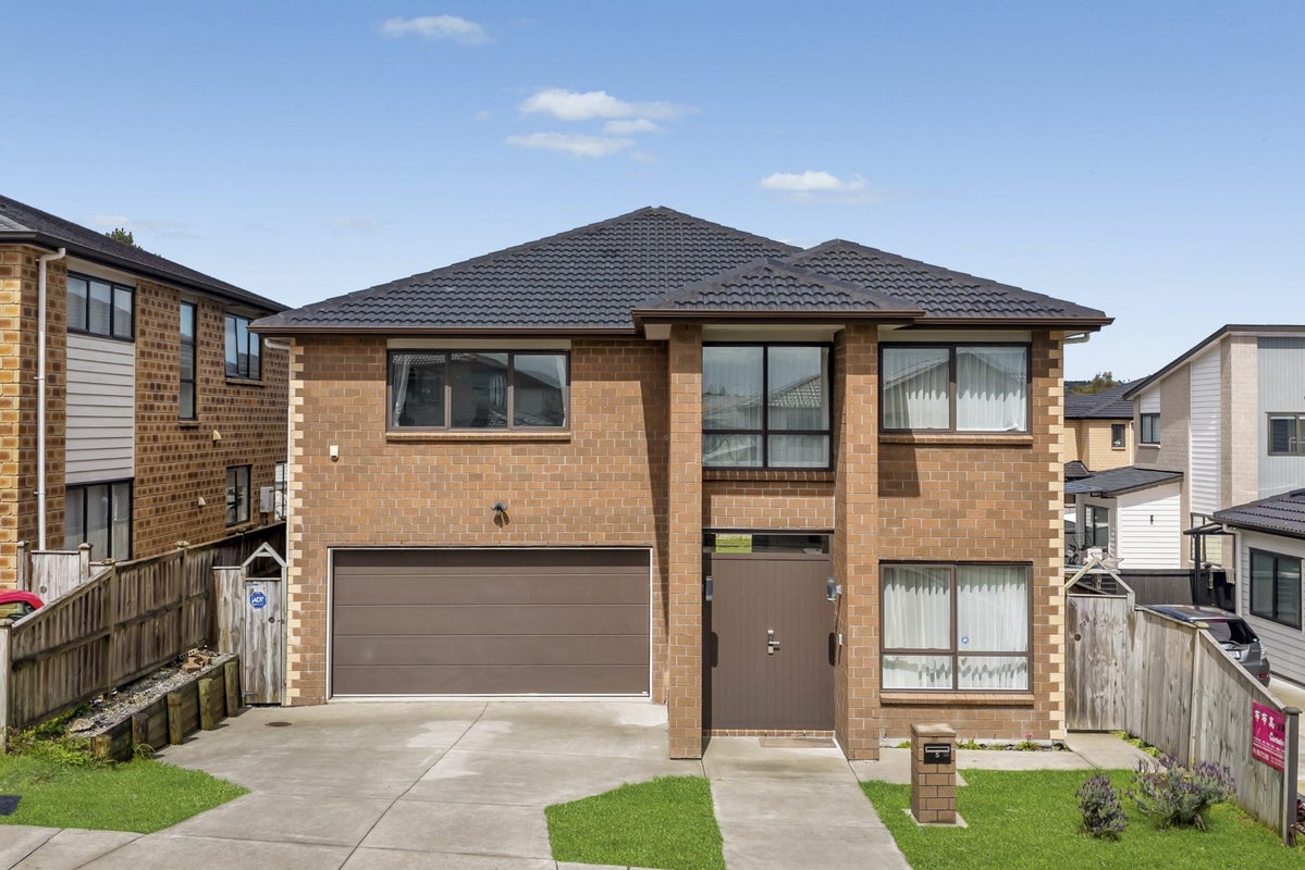 5 Hangahai Road, Flat Bush, Manukau City, Auckland - Carousel 1