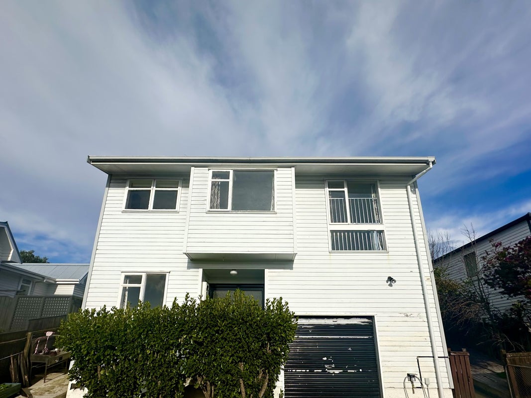 29 Beaumaris Crescent, Ascot Park, Porirua - Carousel 1