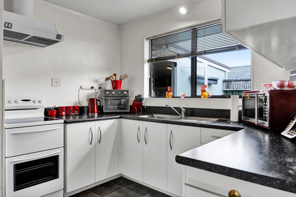 1/94 Cutfield Road, New Plymouth, New Plymouth - Carousel 2