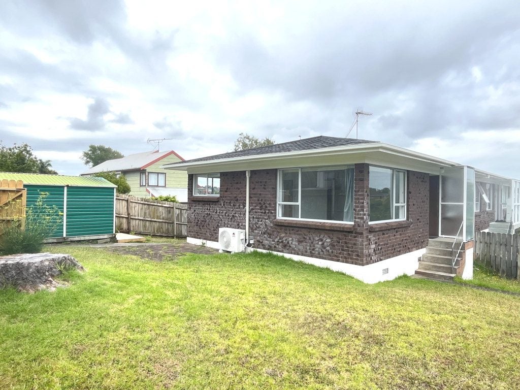 1/37 Birman Close, Half Moon Bay, Auckland - Carousel 1