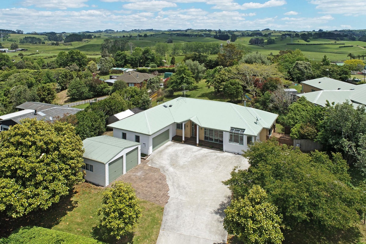 52 Lockwood Road, Papakura - Carousel 1