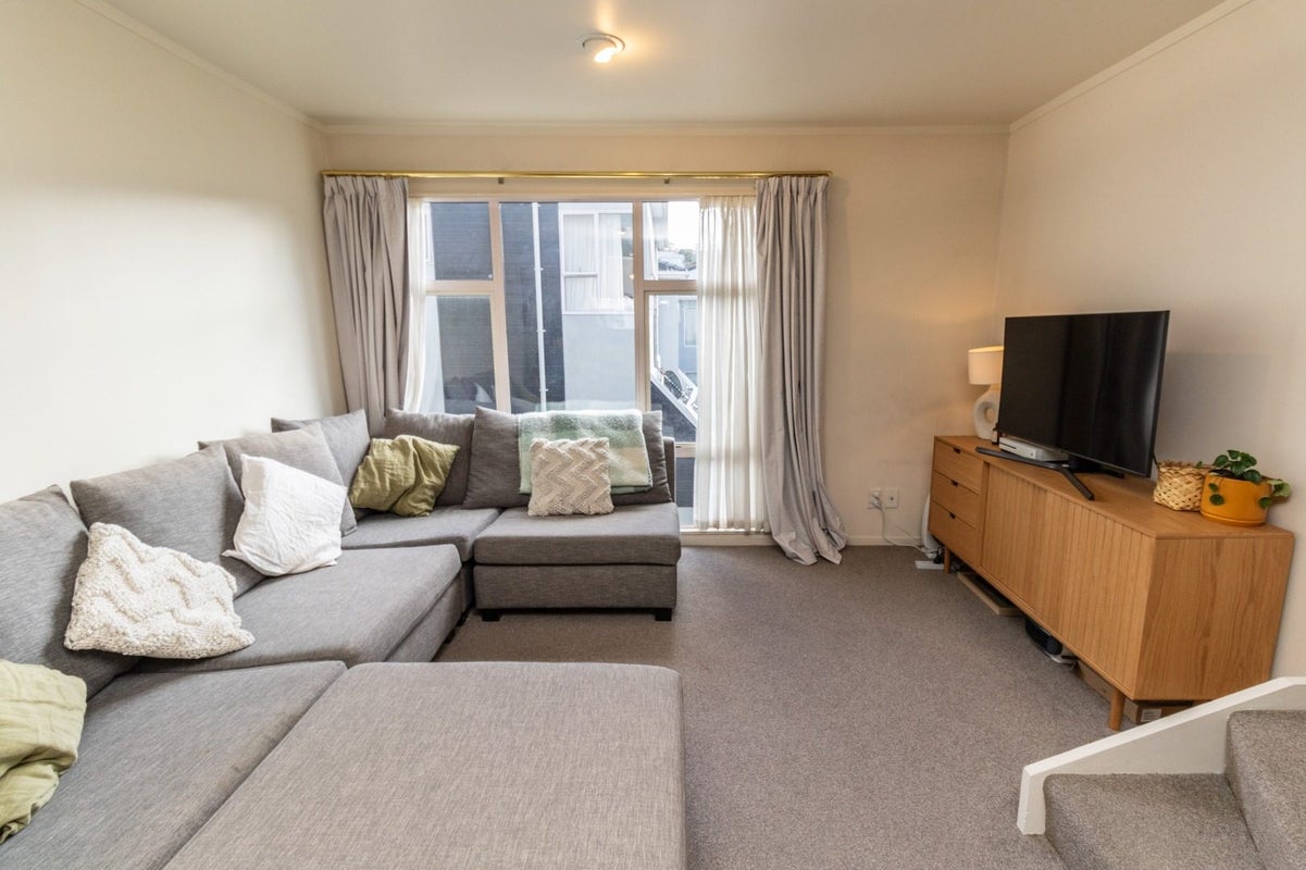 6/20 Thompson Street, Mount Cook, Wellington - Carousel 2