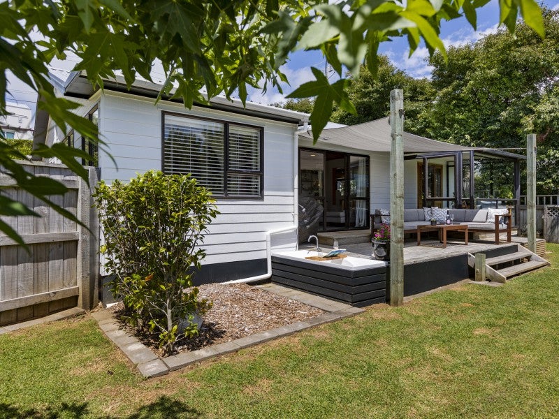 192 Mangorei Road, Merrilands, New Plymouth - Carousel 2