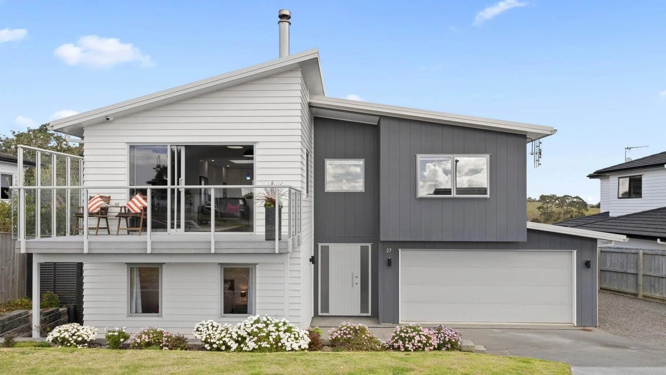 27 Te Makuru Lane, Maraetai, Auckland - Carousel 1