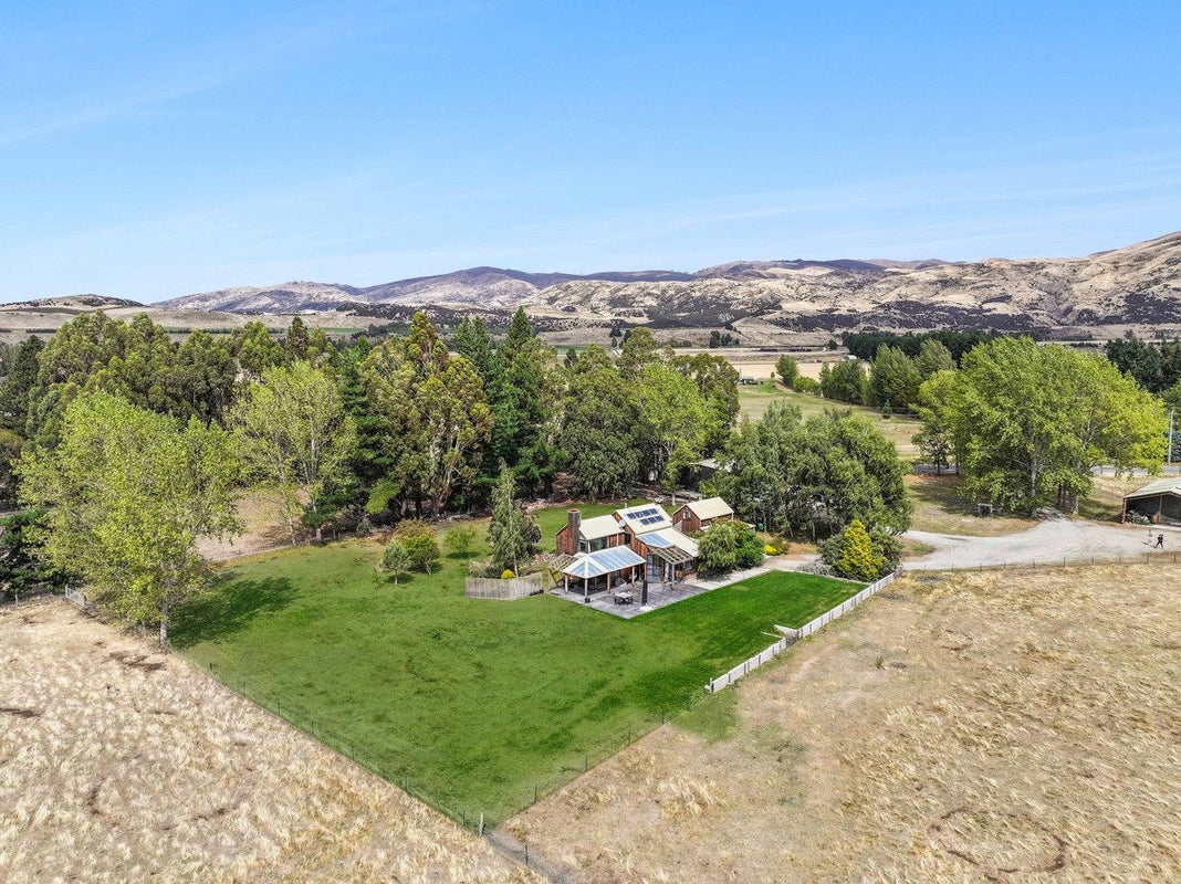 641 Ballantyne Road, Wanaka, Wanaka - Carousel 2