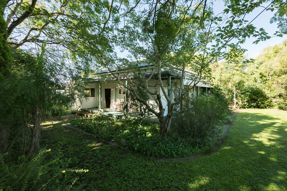 81 Charlotte Street, Takapau, Takapau - Carousel 1