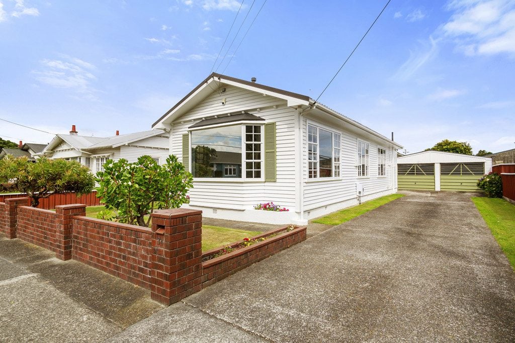 34 Beaumont Avenue, Alicetown, Lower Hutt - Carousel 1