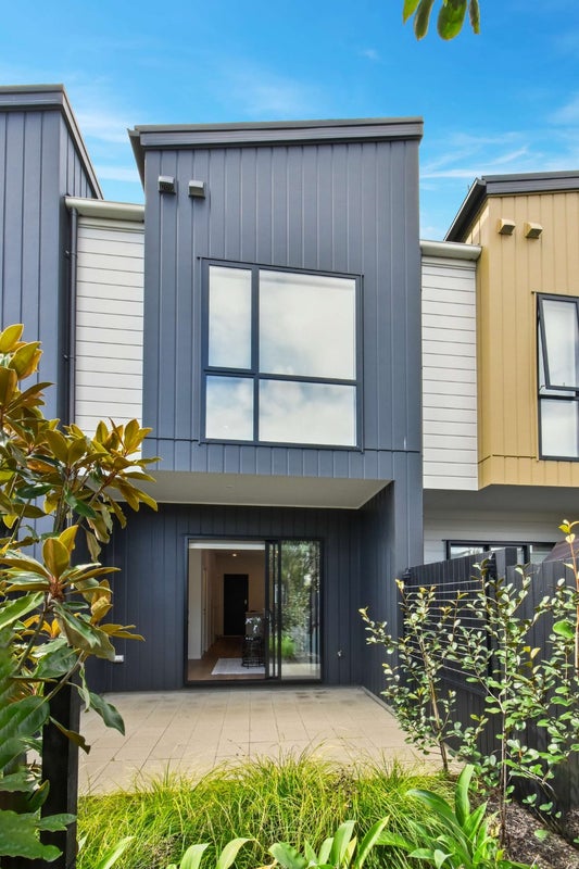 4/47A Huntington Drive, Huntington Park, Auckland - Carousel 1