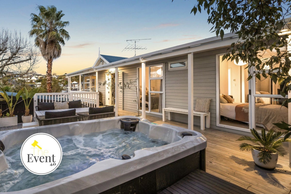 1/6 Tyne Road, Forrest Hills, Auckland - Carousel 1