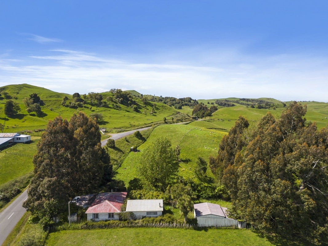 824 Spooners Hill Road, Taihape - Carousel 2
