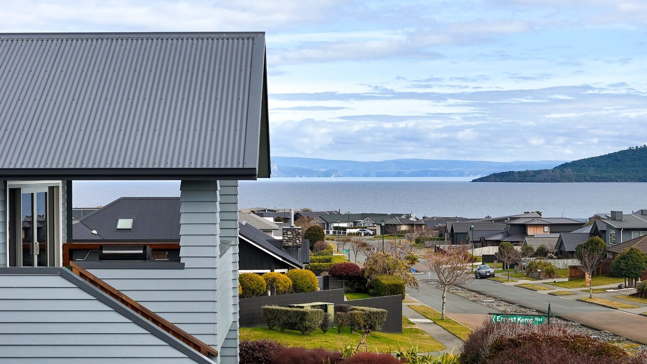 28 Ernest Kemp Rise, Wharewaka, Taupo - Carousel 1