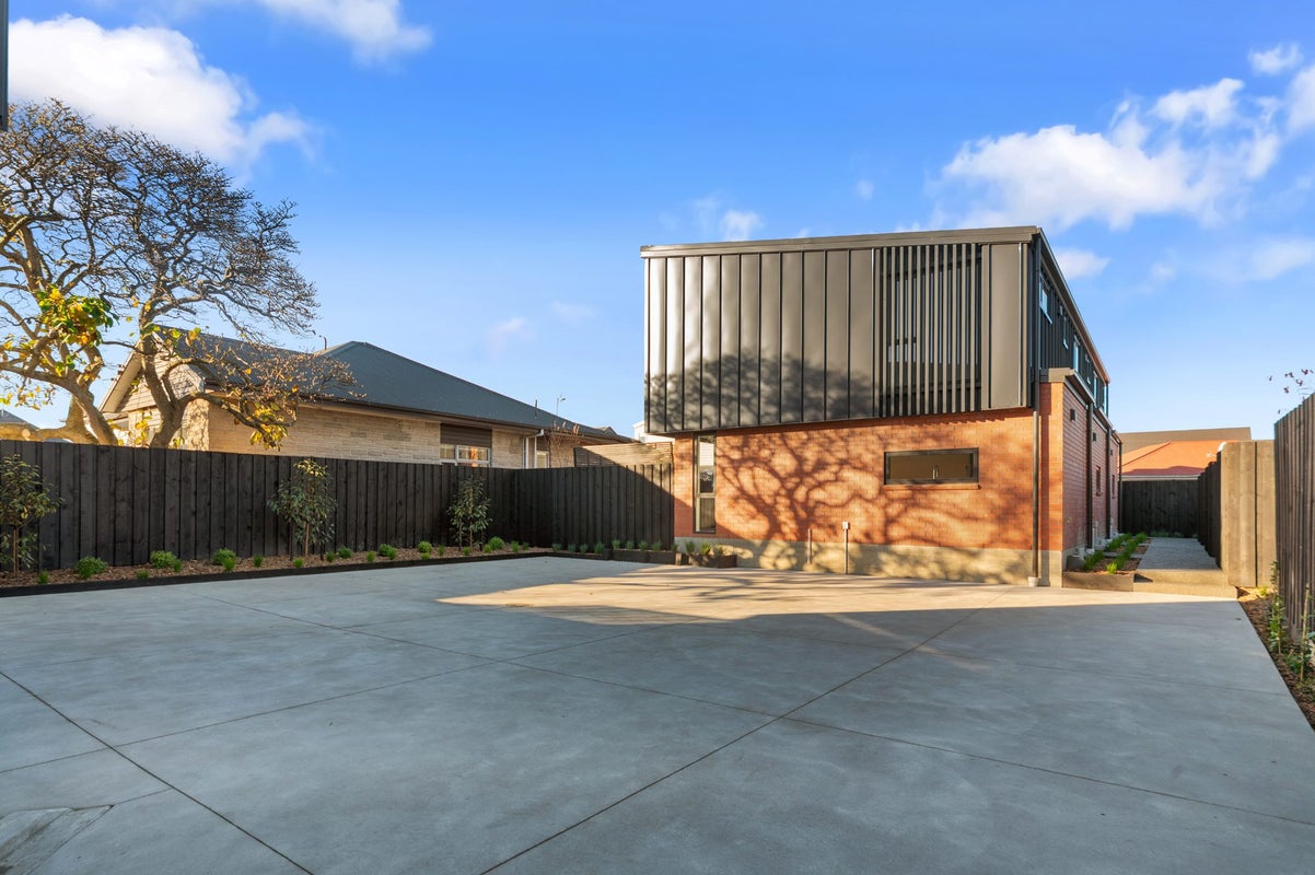 2/10 Seddon Street, Sydenham, Christchurch - Carousel 1