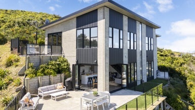 42 Grumman Lane, Newlands, Wellington - Carousel 1