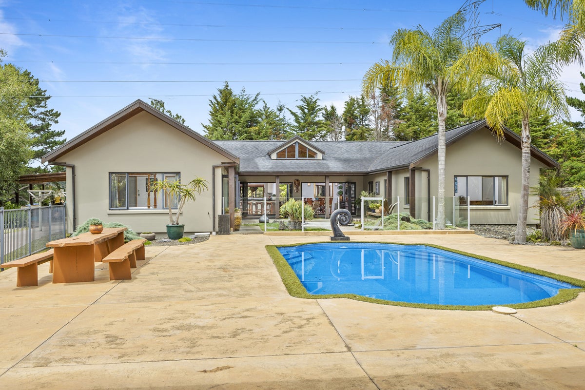 18 Collings Drive, Albany - Carousel 1