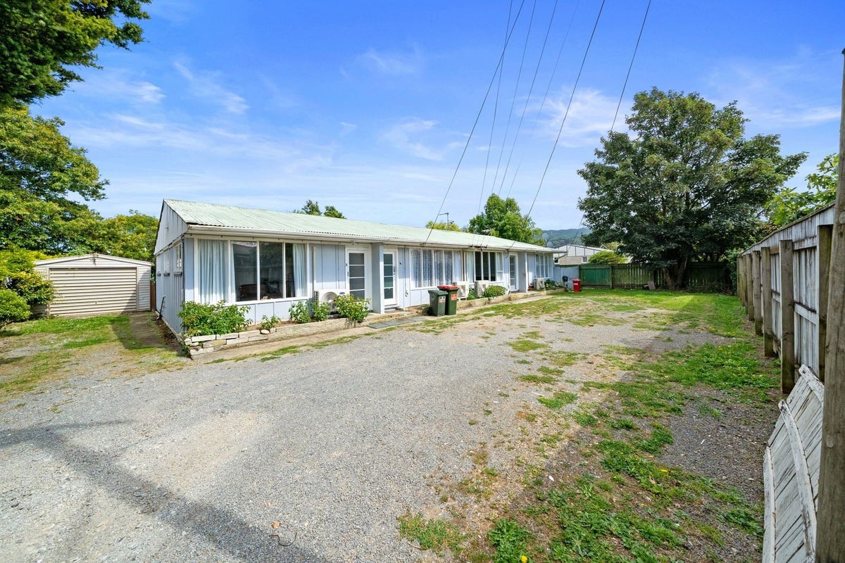 2/28 Islington Street, Trentham, Upper Hutt - Carousel 1