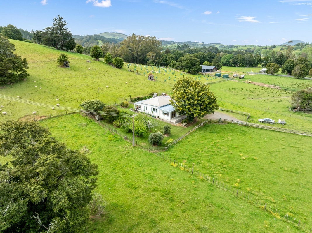 8 Pearson Road, Whangarei - Carousel 20