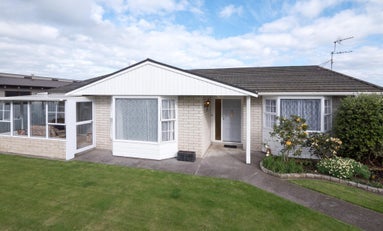 9 Green Lane, Hawera - Carousel 1