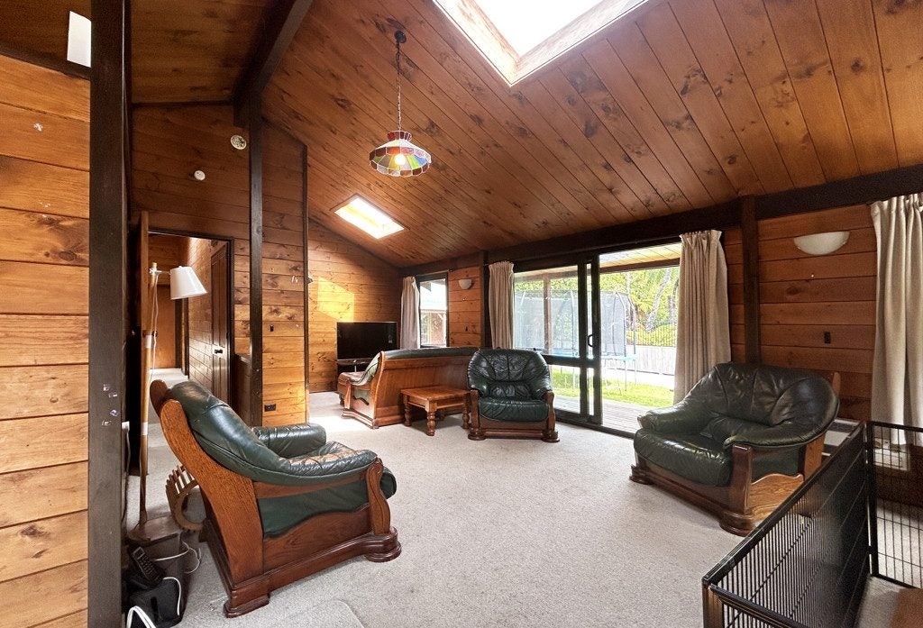 5D Marina Grove, Frankleigh Park, New Plymouth - Carousel 2