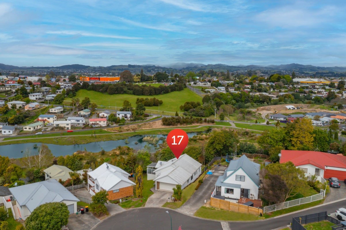 17 Tamworth Place, Gate Pa, Tauranga - Carousel 17