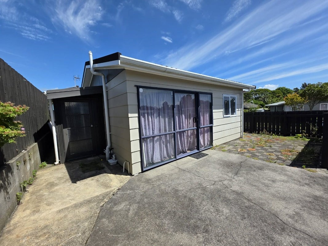 2 Gardenia Avenue, Bell Block, New Plymouth - Carousel 2