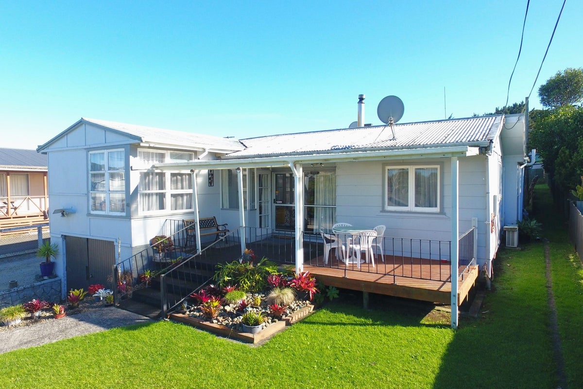 48 Davies Drive, Kawhia, Kawhia - Carousel 1