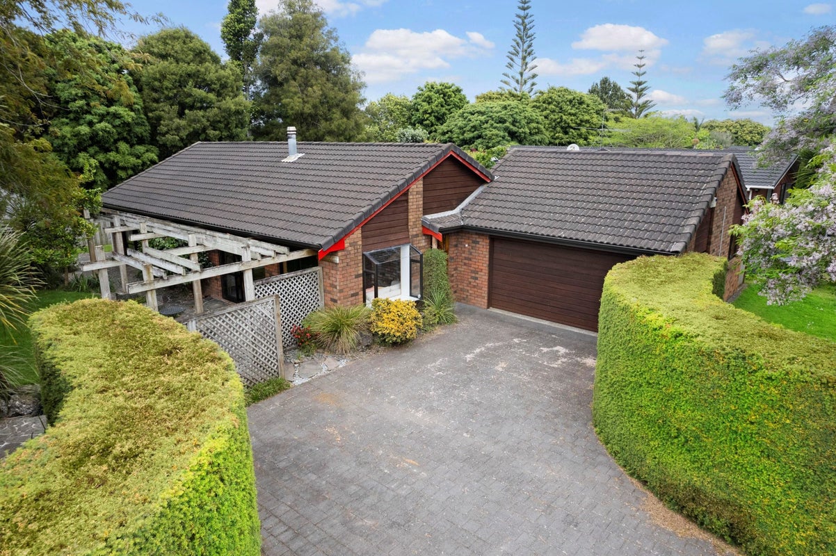 5 Ross Martin Court, Conifer Grove, Takanini - Carousel 2