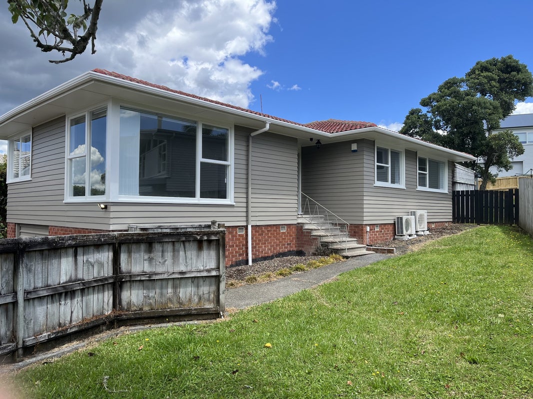 79 La Rosa Street, Green Bay, Auckland - Carousel 2