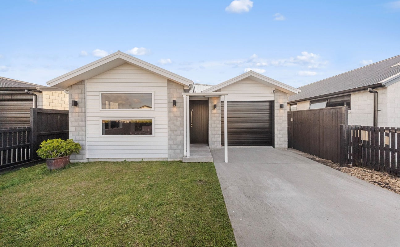 23 Tangaroa Place, Poike, Tauranga - Carousel 1