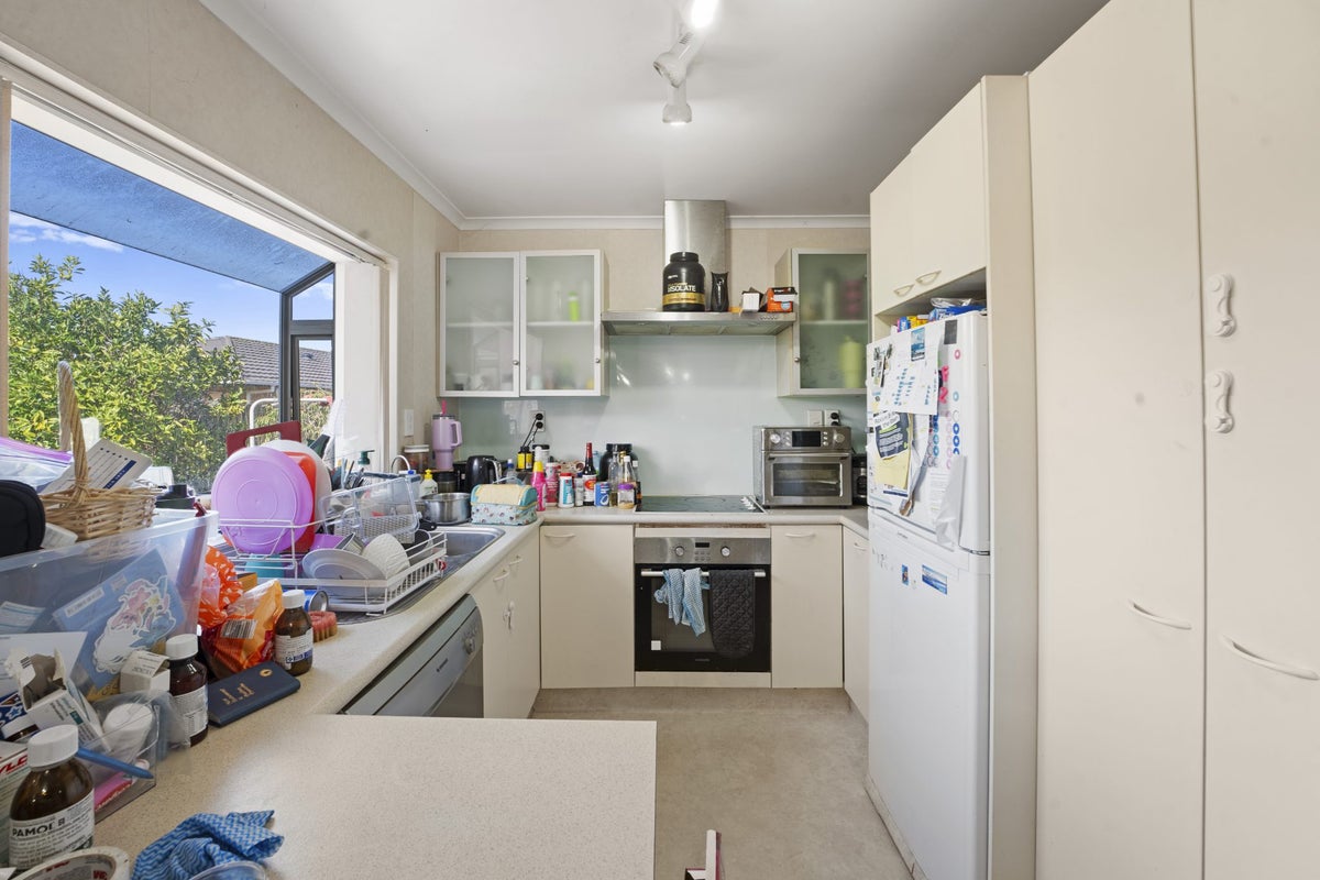 4 Footwide Place, Weymouth, Auckland - Carousel 2