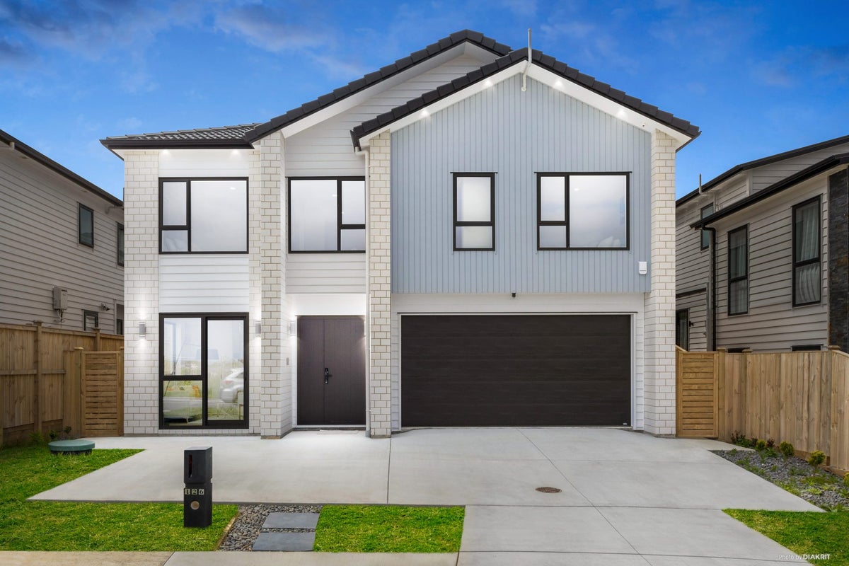 126 McQuoids Road, Flat Bush, Auckland - Carousel 1
