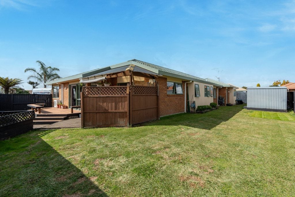 5 Maahutaupeke Place, St Andrews, Hamilton - Carousel 2