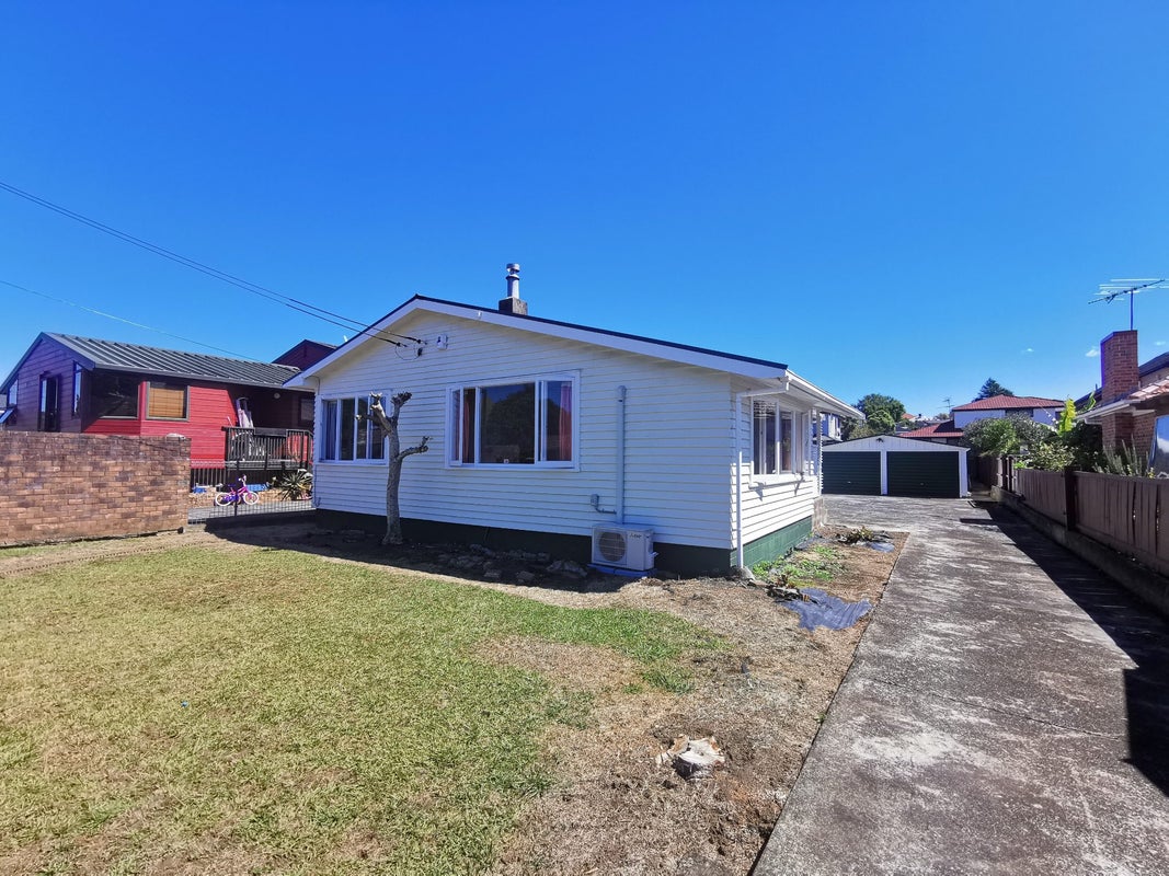 58 Olsen Avenue, Hillsborough, Auckland - Carousel 2