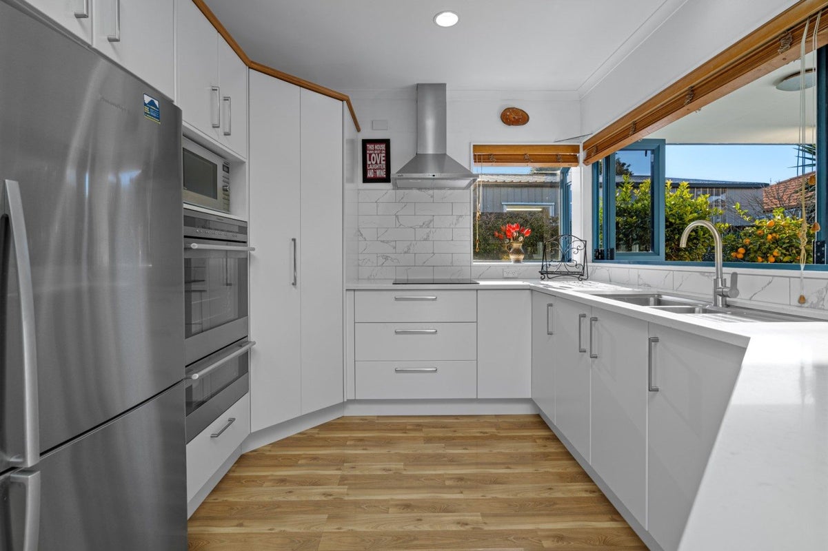 38 Corinth Grove, Papamoa Beach, Papamoa - Carousel 2