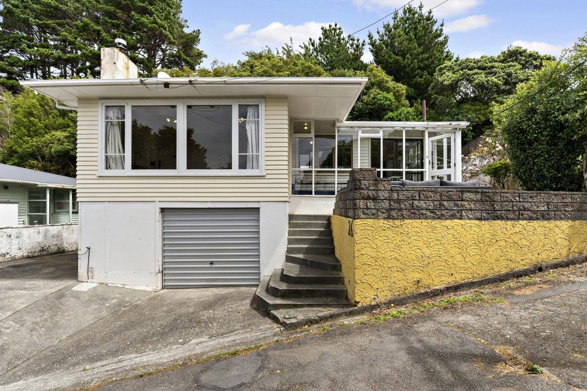 26 Arapiko Street, Johnsonville, Wellington - Carousel 1
