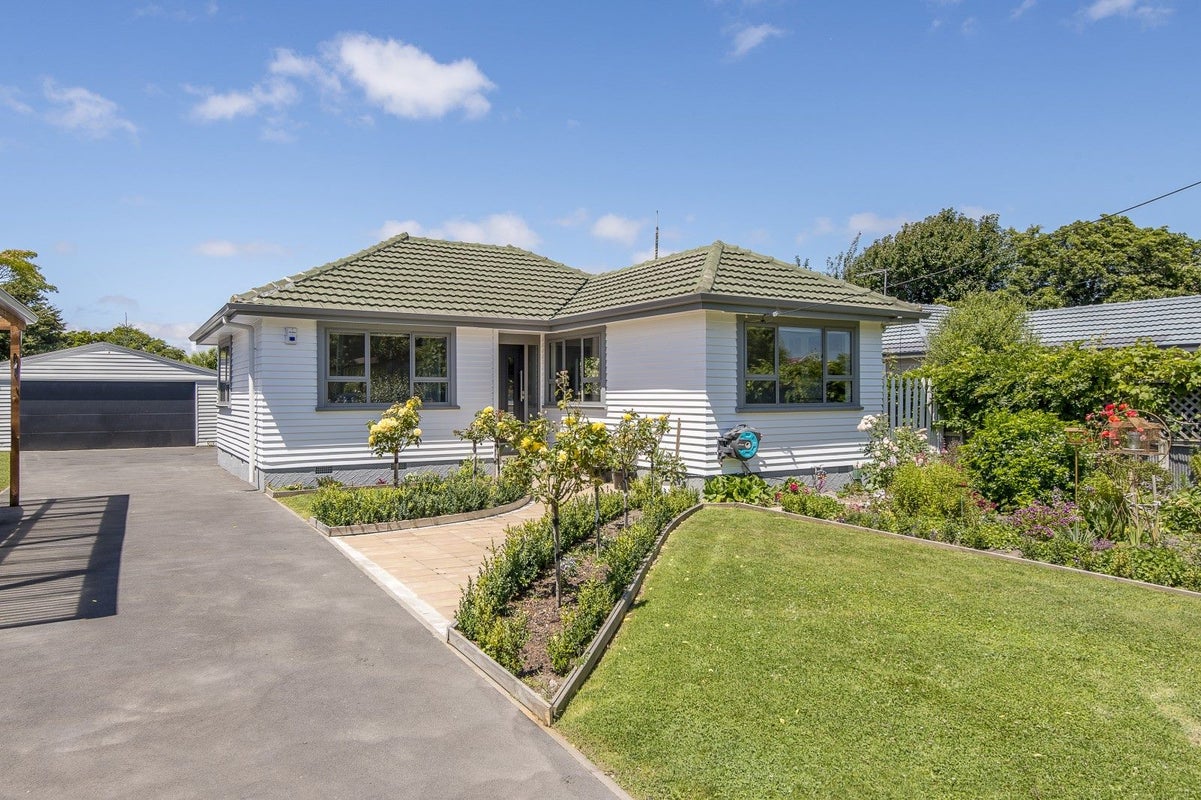 128 Gilberthorpes Road, Hei Hei, Christchurch - Carousel 1