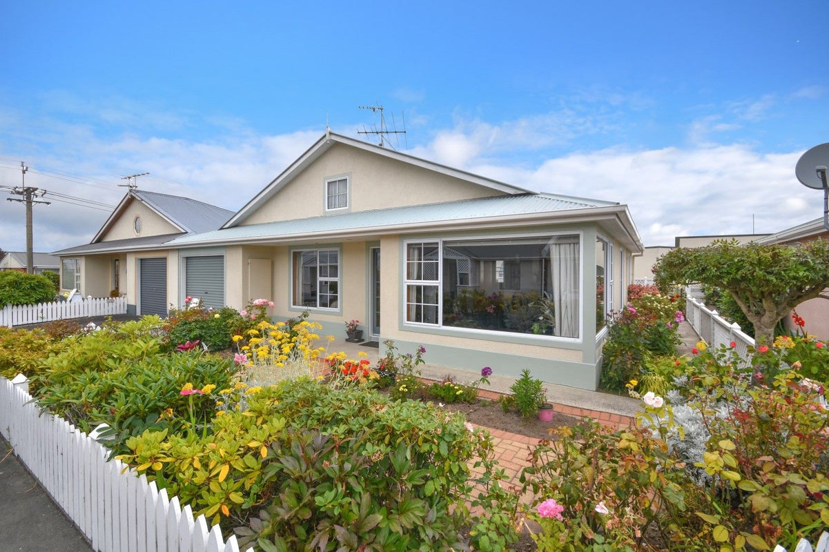2/31 Eastbourne Street, Caversham, Dunedin - Carousel 1