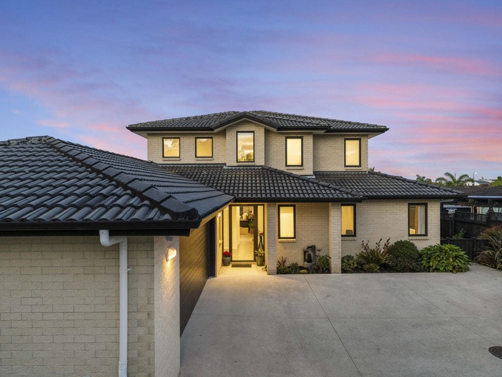 40 Intrepid Crescent, Beachlands, Auckland - Carousel 1