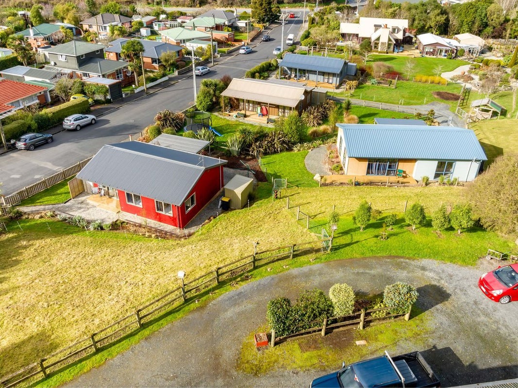 2 Clarewood Avenue, Glenleith, Dunedin - Carousel 21