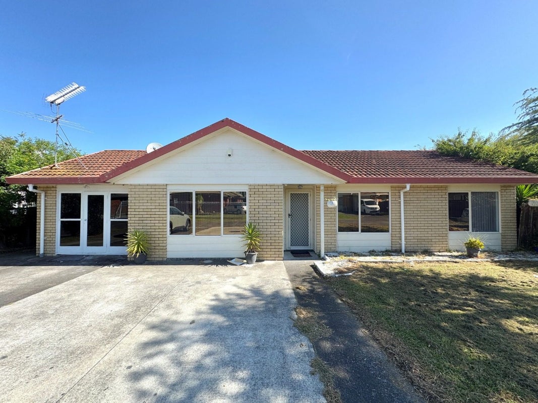 17 Horlicks Place, Randwick Park, Auckland - Carousel 1