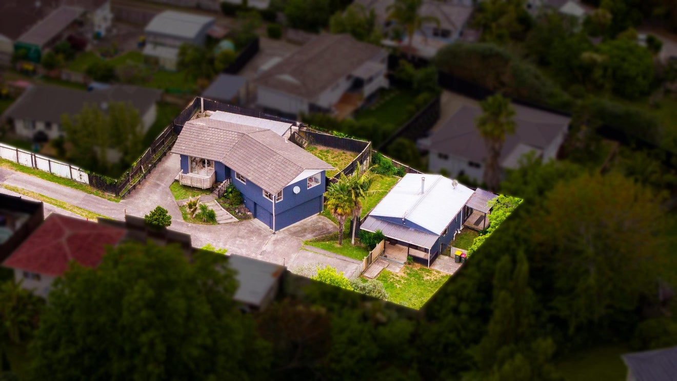 15 Vina Place, Massey, Auckland - Carousel 1