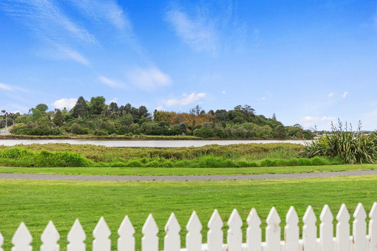 6A Lloyd Street, Parkvale, Tauranga - Carousel 2