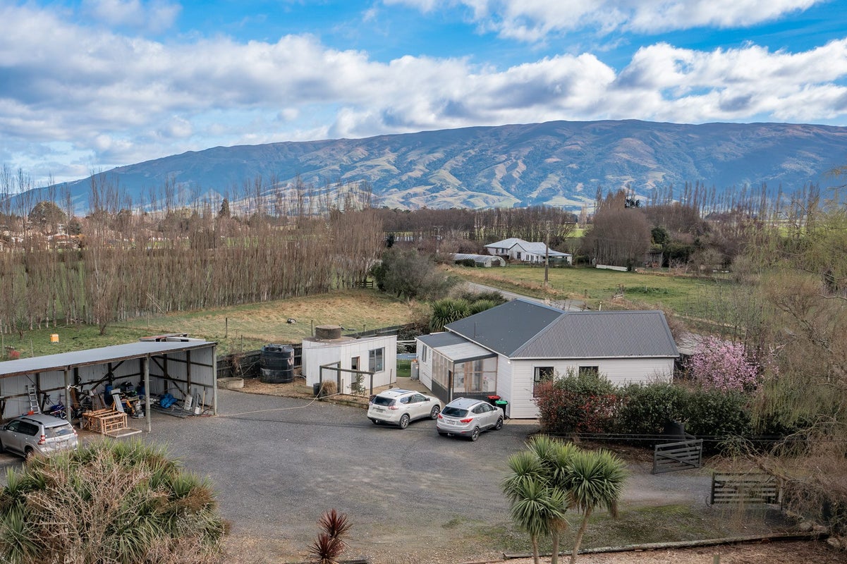 461 Centre Road, Momona, Dunedin, Otago - Carousel 1